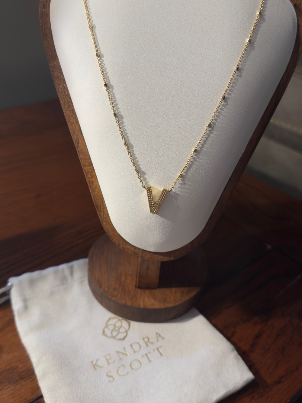 Kendra Scott Gold V Pendant Necklace with Textured Chain